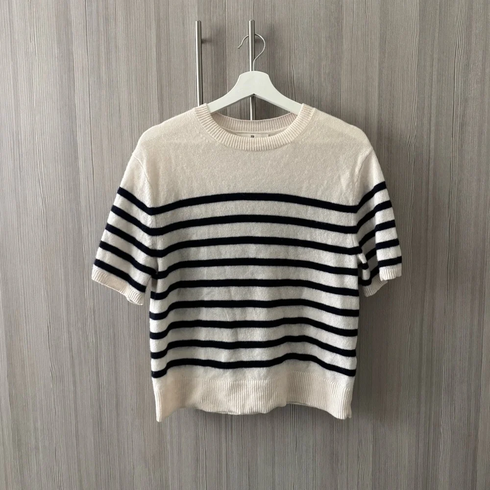 Banana Republic Luna Cashmere Sweater Top - Picture 2 of 2